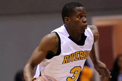 Men's Hoops Improves To 2-1 In Big West Play With 70-61 Win Over CSUN Image