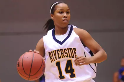 Women's Basketball Looks To Break Third-Place Tie With Aggies Thursday Image