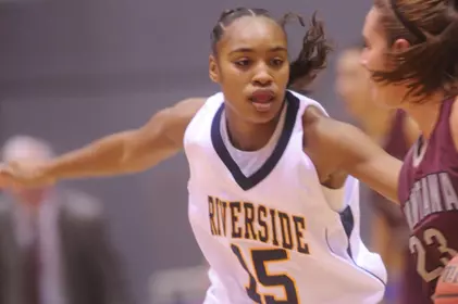 Women's Basketball Clinches Home Court With 72-56 Win At Pacific Image