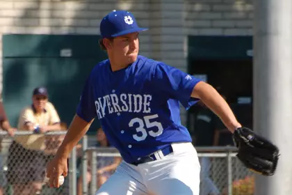 Matt Andriese Pitching