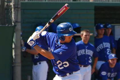 Michael Hur Swinging