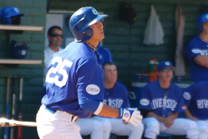 Michael Hur Swinging