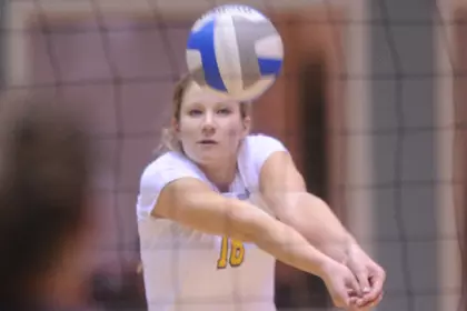 UC Riverside Volleyball Falls In Three At Long Beach State Image