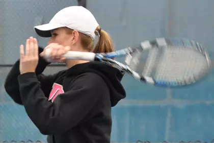 Women's Tennis Wins Third Straight With 5-2 Victory At CSUB Image