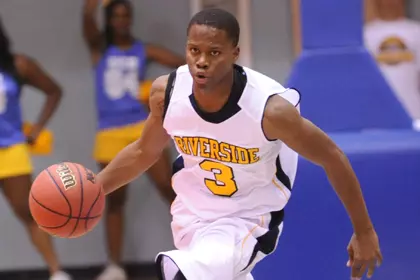 Wildcats Use 18-2 First-Half Run To Top UCR, 71-46 In 76 Classic Image