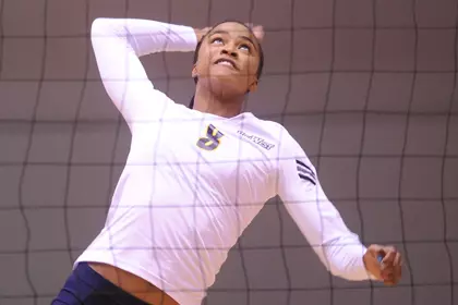 Volleyball Gets Back In Win Column With 3-2 Victory Over Florida Atlantic Image