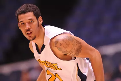 Men's Basketball Looks To Break From Pack With Win Saturday At UCSB Image