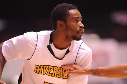 Men's Hoops Tries To Hang First Conference Loss On Long Beach State Image