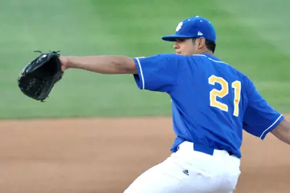 Eddie Orozco Pitching