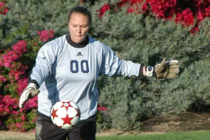 Highlanders Drop 2-1 Decision To Pacific In Double Overtime Image