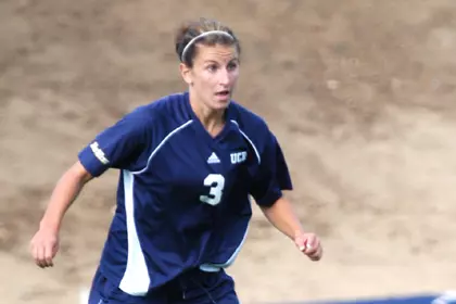 Jenna Leonti Dribbling