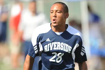 Men's Soccer Remains Perfect With 4-0 Victory Over Long Island Image