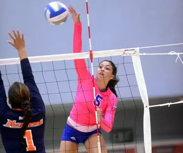 Volleyball Can't Stop Pacific Comeback In 3-2 Loss Image