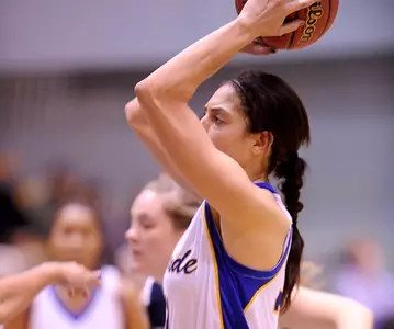 UC Santa Barbara Spoils Senior Day For Women's Basketball, 62-42 Image
