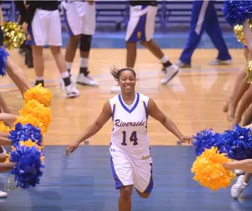 Women's Basketball Erases 13-Point First-Half Deficit In 50-49 Thrilling Win At The Beach Image