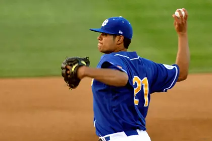 Eddie Orozco Pitching