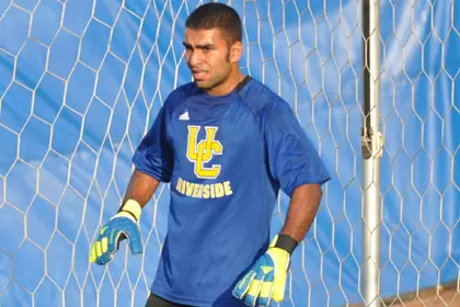Ashkan Khosravi Named Madness Men's Soccer Big West Player Of The Week Image