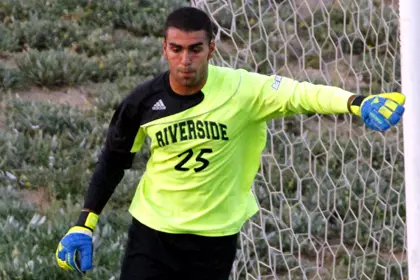 Goalkeeper Ashkan Khosravi Named Big West Defensive Player Of The Week Image