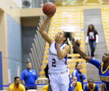 San Diego State Escapes With 58-57 Victory Over Women's Basketball Image