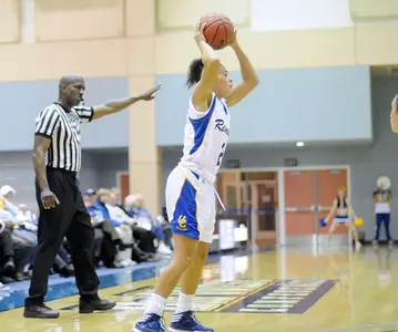 Women's Basketball Stuns UC Irvine, 87-75, For First BWC Victory Of Season Image