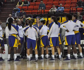 Women's Hoops Looks To Win Its Third Straight As Pepperdine Heads To Riverside Friday Image