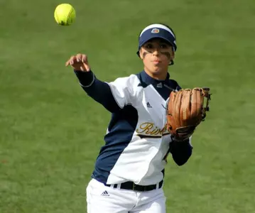 Seven-Run 6th Inning By #22 Kentucky Powers Them Past Softball, 11-3 Image