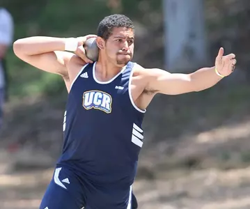 Travis Smith shot put