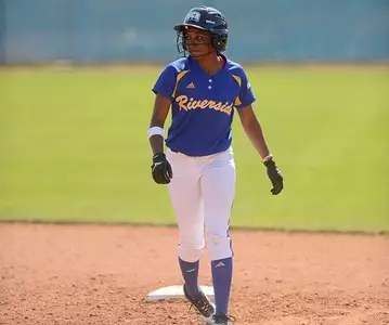 Softball Shuts Outs Boston University, 2-0 Image
