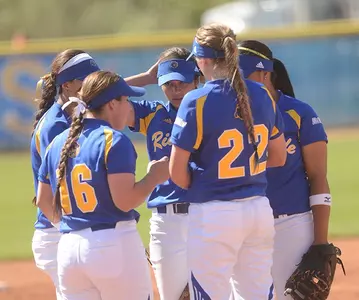 No. 17 Arizona Downs Softball, 12-2 Image