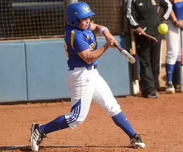 Softball Splits Pair In Final Day Of Highlander Classic Image