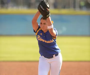 Softball Drops Doubleheader At #16 Hawai'i, 12-2 And 8-1 Image
