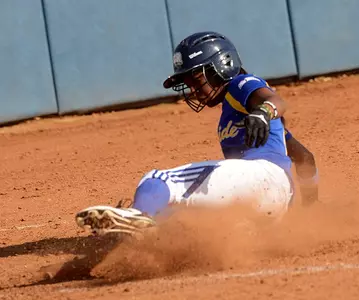 Seattle Scores Late In 3-1 Win Over Softball Image