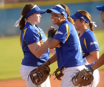 Softball Heads To Aloha State For Big West Series At Nationally Ranked Hawai'i Friday Image