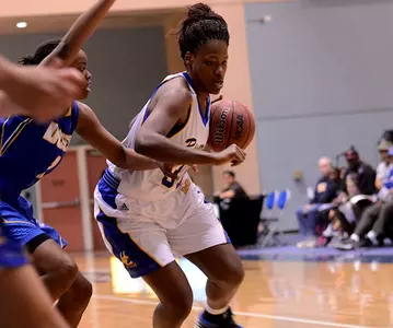 UAA Outlasts Women's Basketball, 83-75 In Double OT In Great Alaska Shootout Image