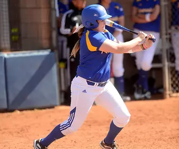 Softball Drops Pair To Open Season, 11-10 To New Mexico State, 8-1 To Fresno State Image