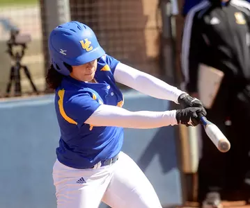 Softball Falls To Cal State Fullerton, 4-1 Image