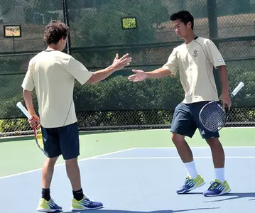 Gauchos Defeat UCR Men's Tennis 6-1 Image