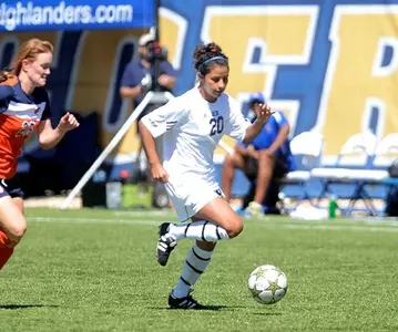 Andrea Morales Dribbling