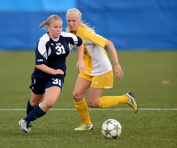 Women's Soccer Celebrates Senior Night, But Falls To Montana, 4-0 Image