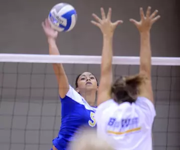 Volleyball Earns First League Victory Of Season With Five Set Thriller At Cal Poly Image