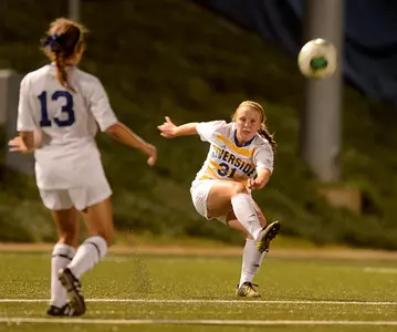 Women's Soccer Returns Home Friday To Face Fresno State, Travels To CSUB Sunday Image