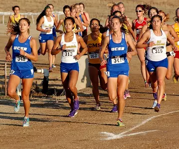 Raquel Hefflin Jzsanette Lindstrom 2013 UCR XC Invitational