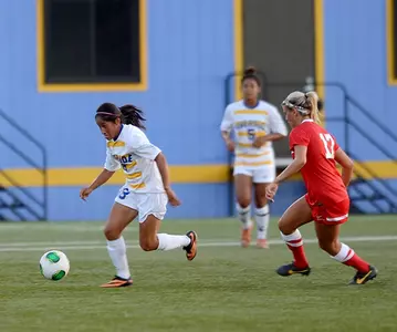Women's Soccer Travels To UC Irvine, Hosts Cal State Fullerton Image