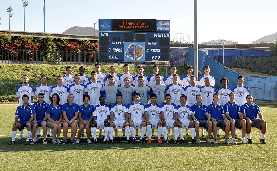 2013 Men's Soccer Team Photo