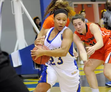 Crain's 22 Points And 11 Rebounds Not Enough In Women's Hoops Loss At UCI, 90-78 Image