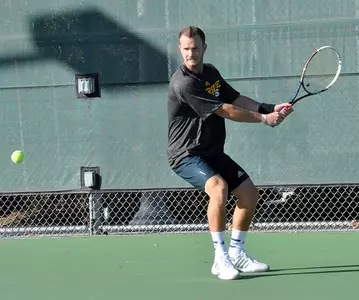 Men's Tennis Defeats Villanova, 6-1, For First Victory Of Season Image