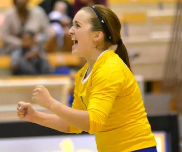 Volleyball's Maddie Hubbell Named Big West Defensive Player Of The Week Image