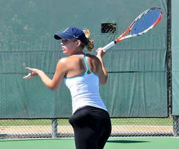 Women's Tennis Downed By Long Beach State, 7-0 Image
