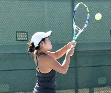 Women's Tennis Drops Tough Battle To Youngstown State, 5-2 Image