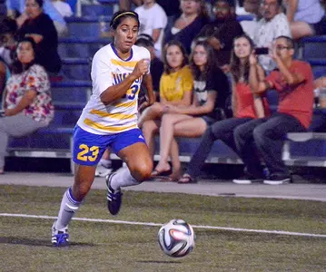 Celina Valencia '15 Signs Pro Contract With Sárdoma In Spain Image